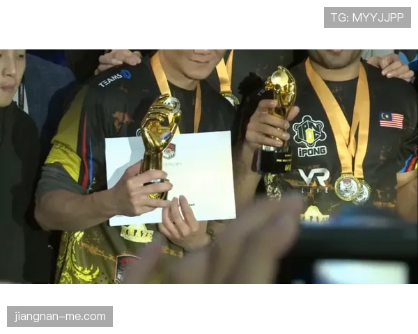 孙准浩场上拼到像没睡过，私下却拎着那种刚领奖金才会买的包